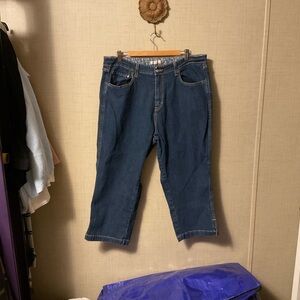 Stylish Women's Cropped Denim Pants